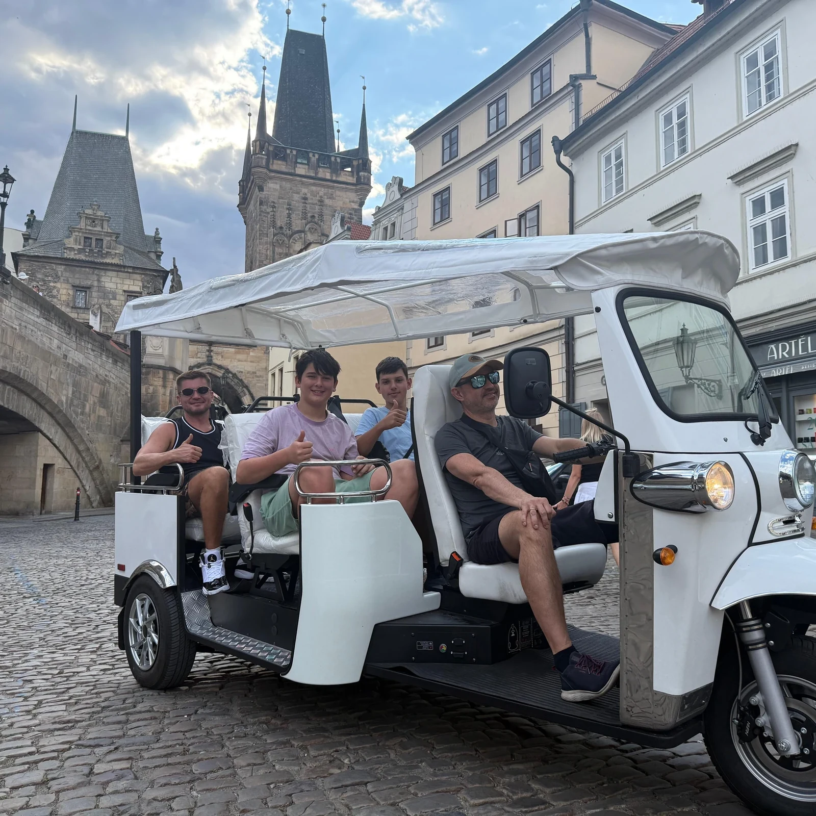 Entdecke Prag im privaten elektrischen Tuk-Tuk