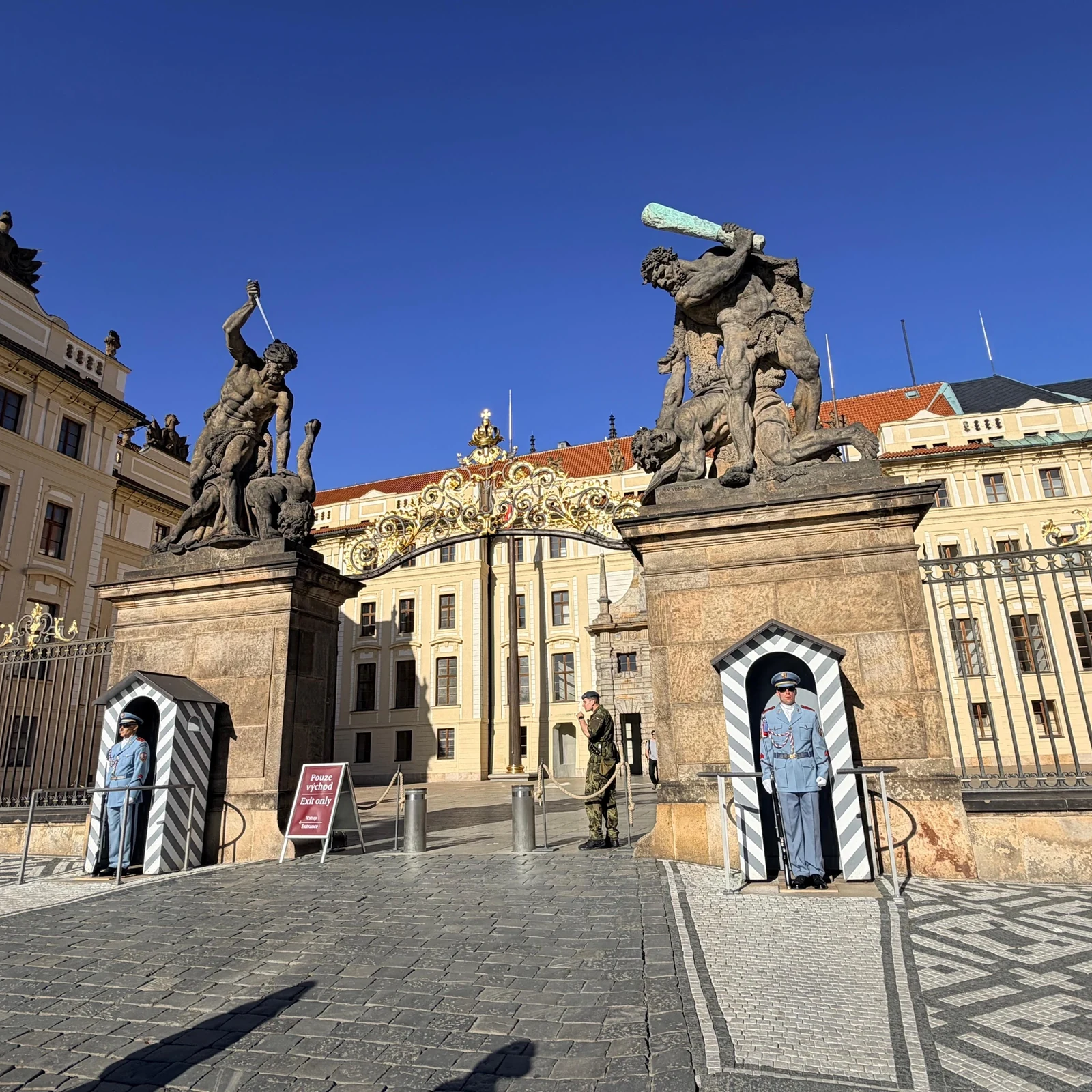Entdecke Prag im privaten elektrischen Tuk-Tuk