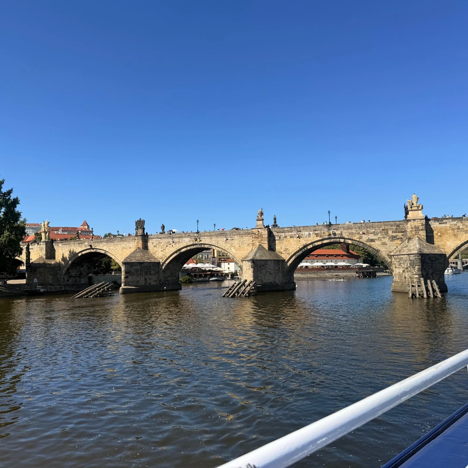 Prague depuis l’eau en 50 minutes