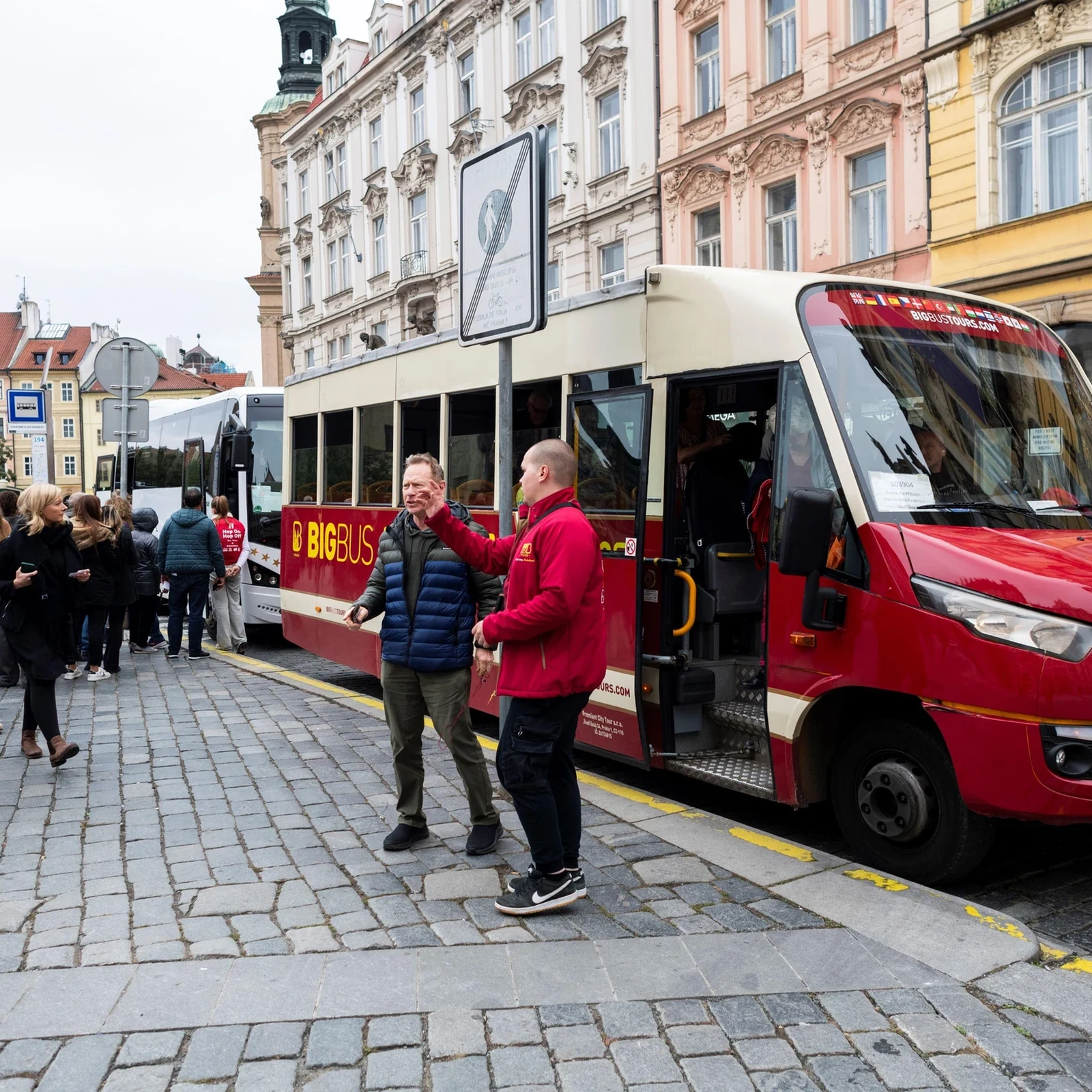 Découvrez Prague à votre rythme sur deux lignes de bus