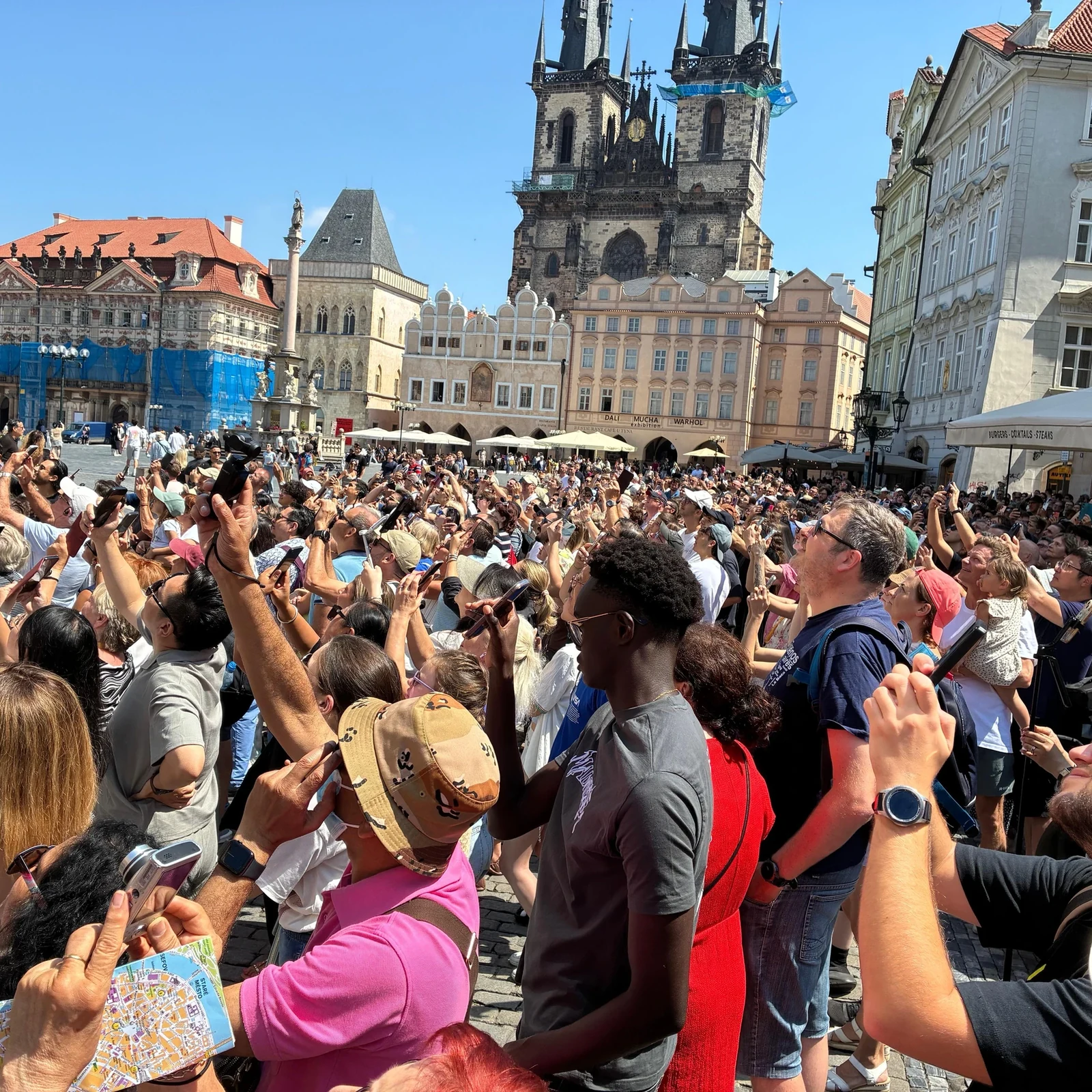 Entdecke die Geschichte von Josefov und der Altstadt zu Fuß