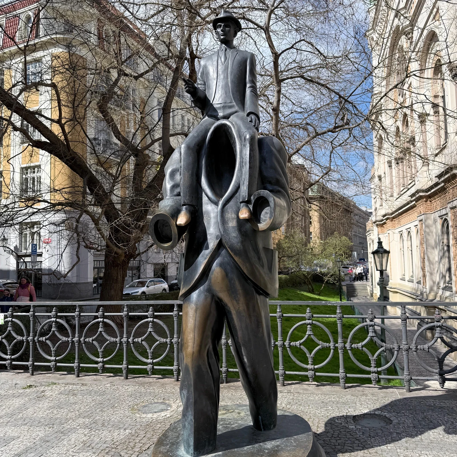 Discover the history of Josefov and the Old Town on foot