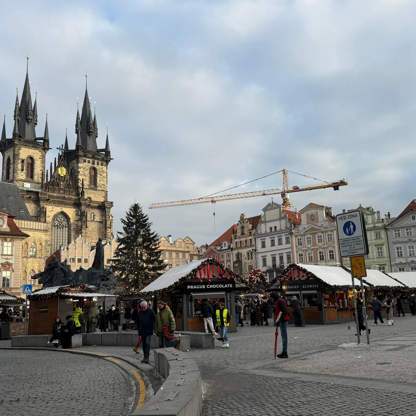 Discover the history of Josefov and the Old Town on foot