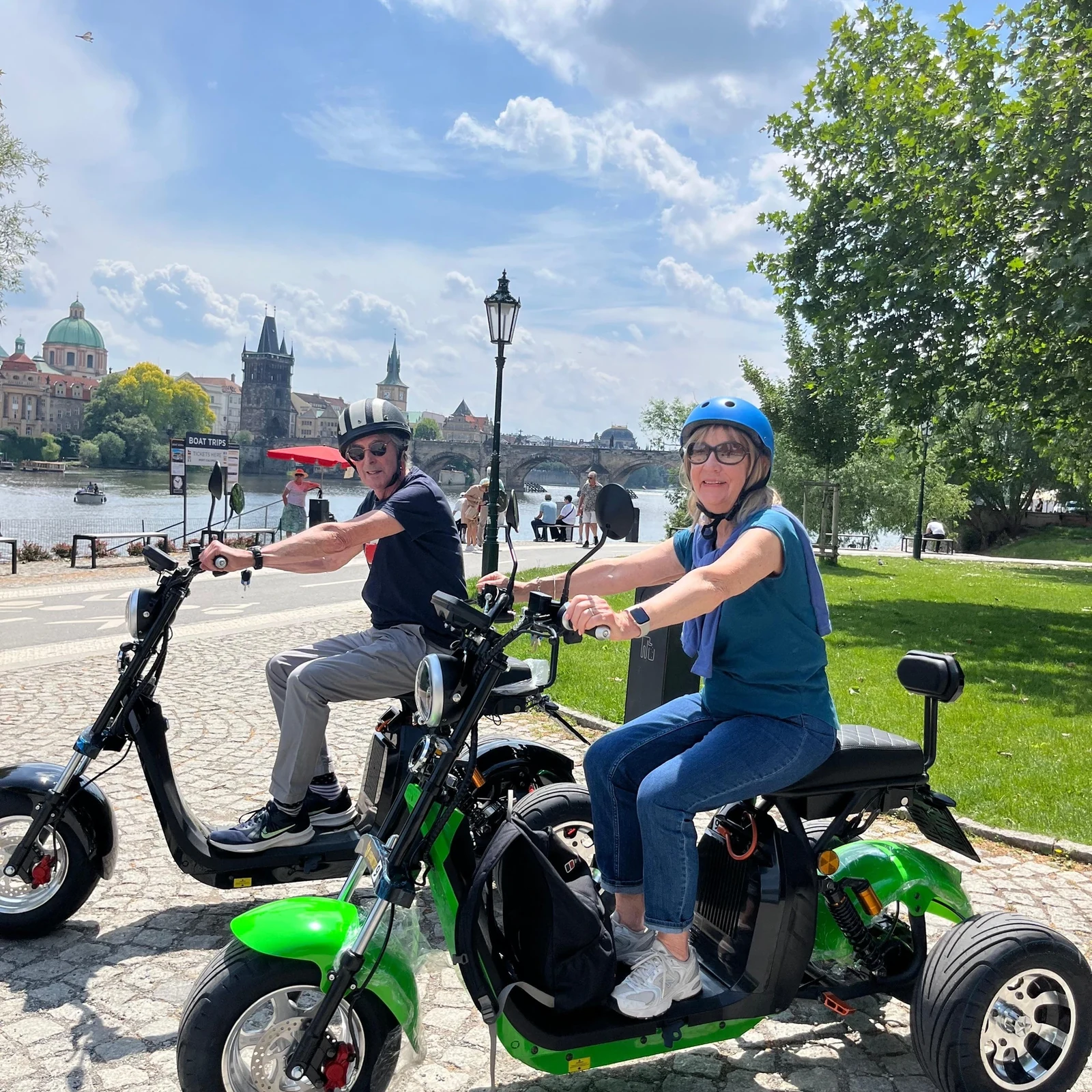 Entdecke Prag mit einem elektrischen Trike