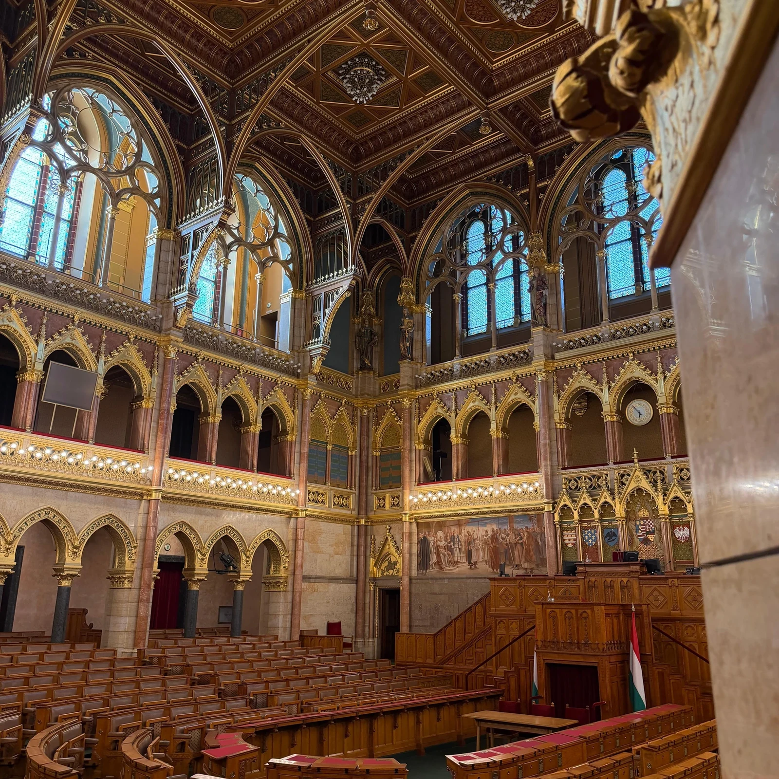 Erkunde das Budapester Parlament von innen und in deinem Tempo