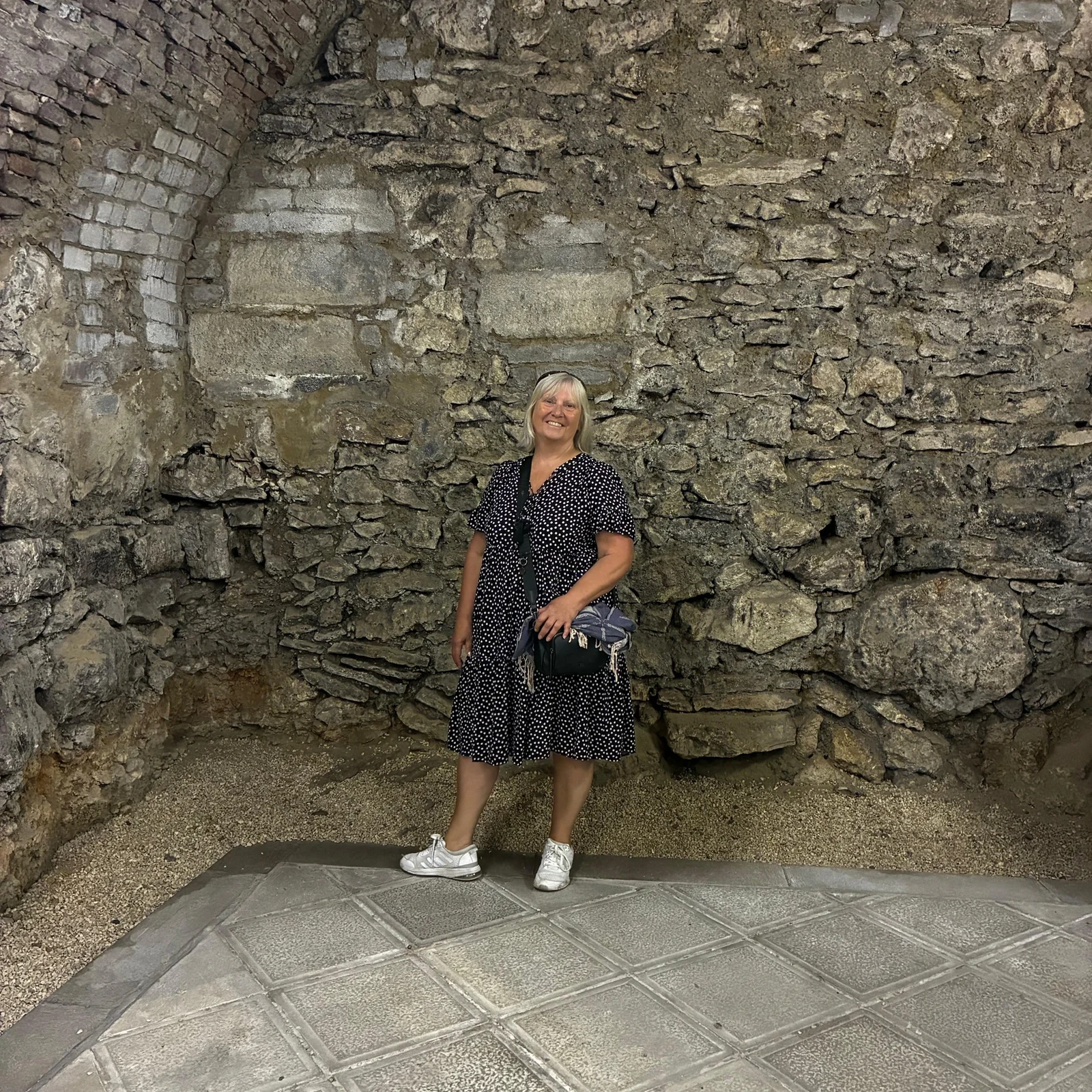 Explorez les grottes sous le château de Buda