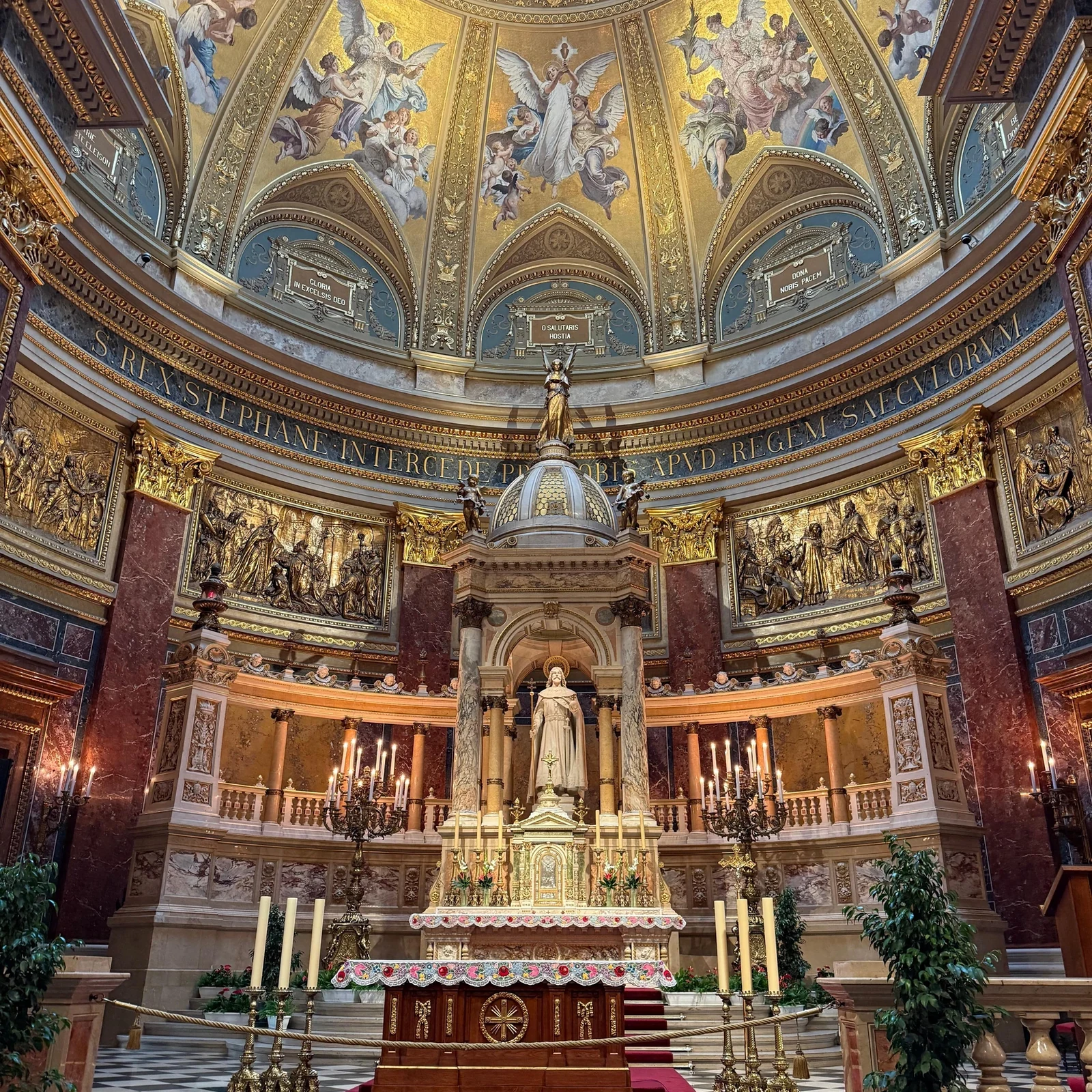 Explore St Stephen's Basilica at your own pace