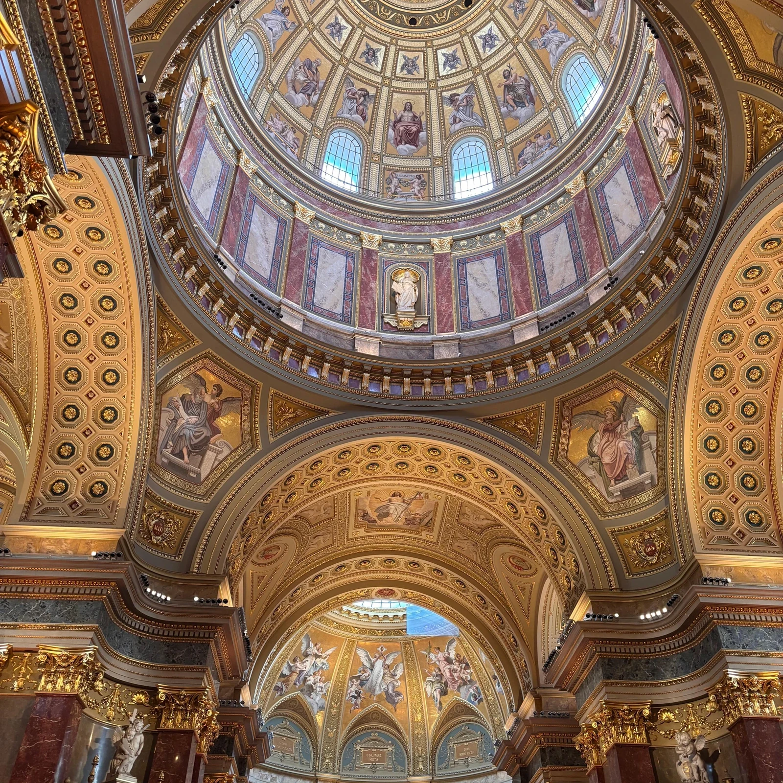 Explore St Stephen's Basilica at your own pace