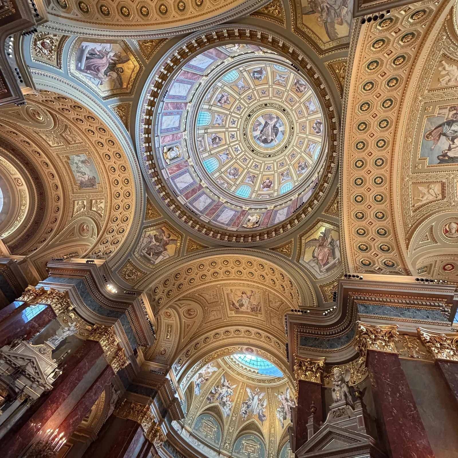 Explore St Stephen's Basilica at your own pace