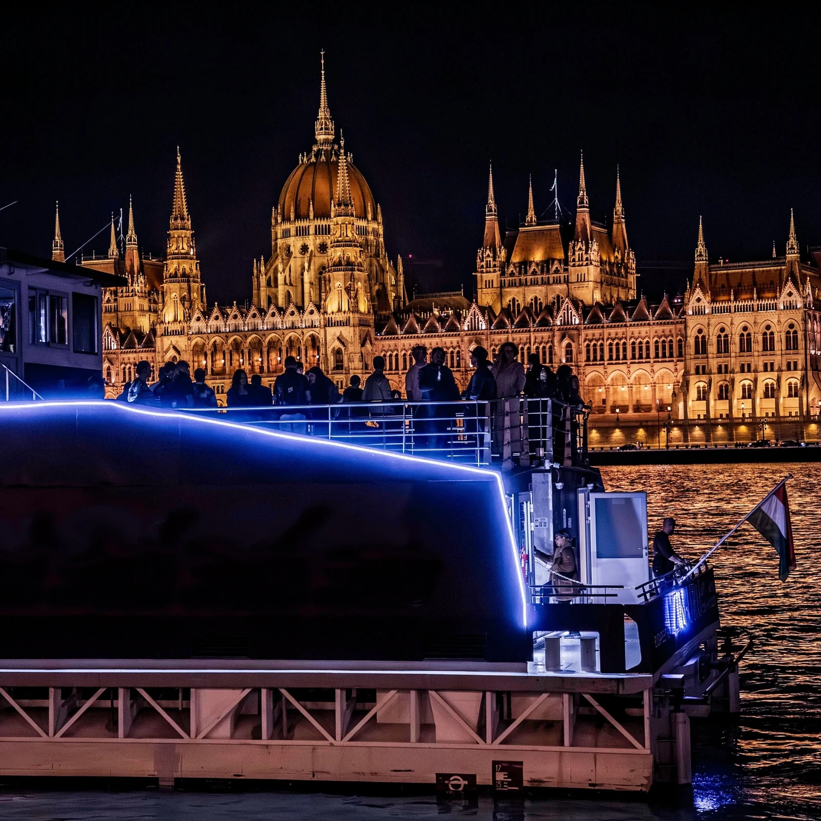 Contempla Budapest desde el Danubio en un crucero de unos 60 minutos