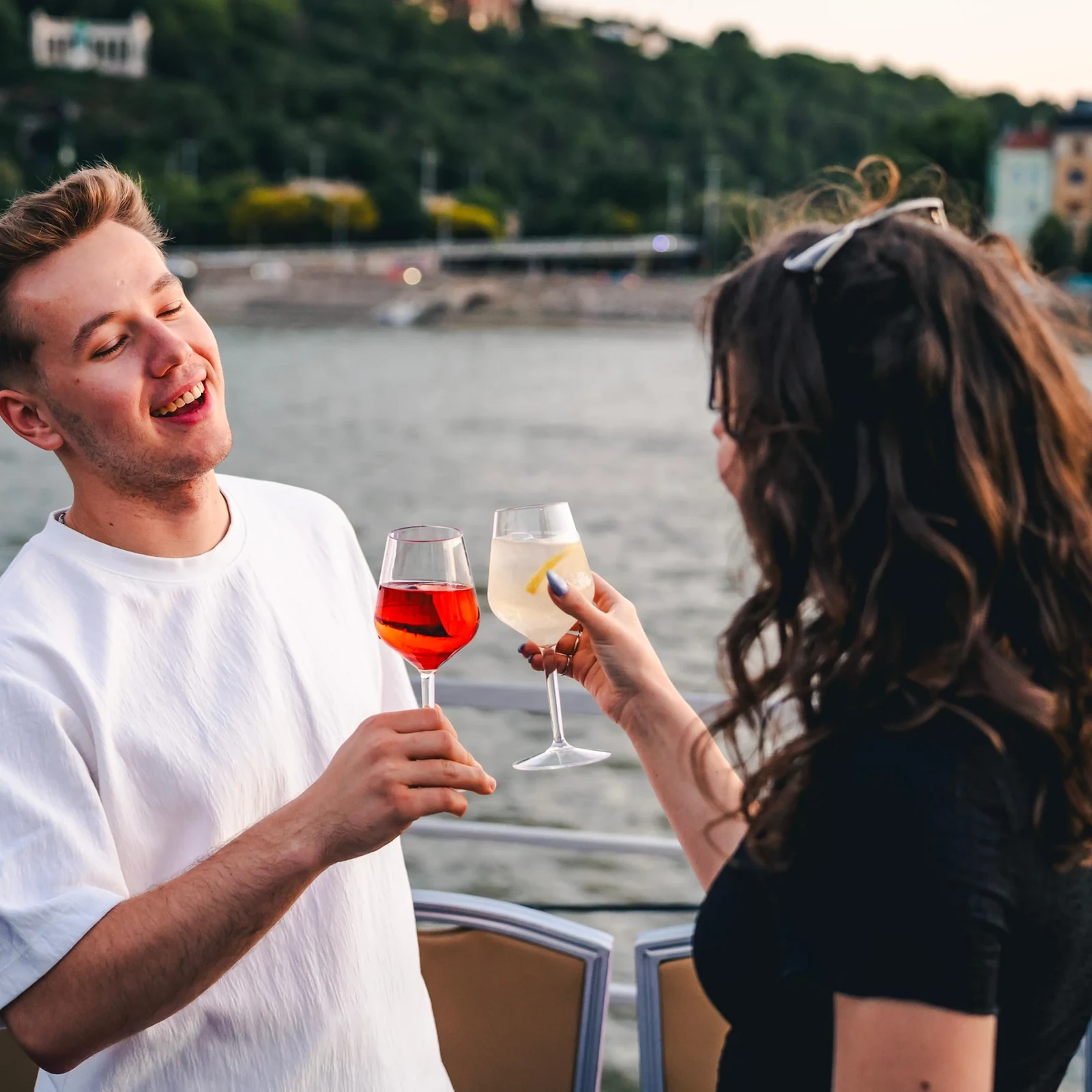 Budapest von der Donau aus – mit unbegrenzten Getränken