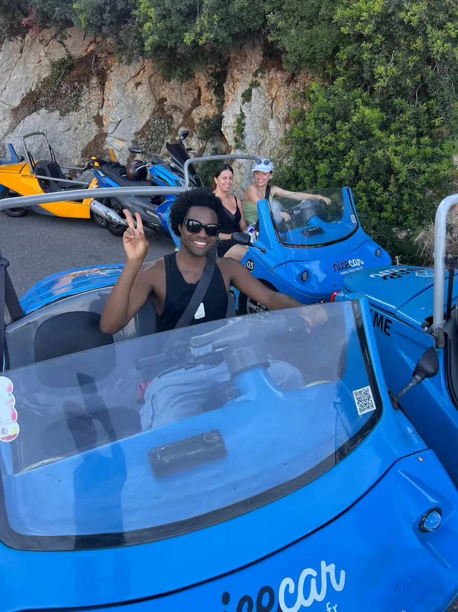 Tour en voiture électrique à Nice et sur la Riviera, est-ce à réserver ?