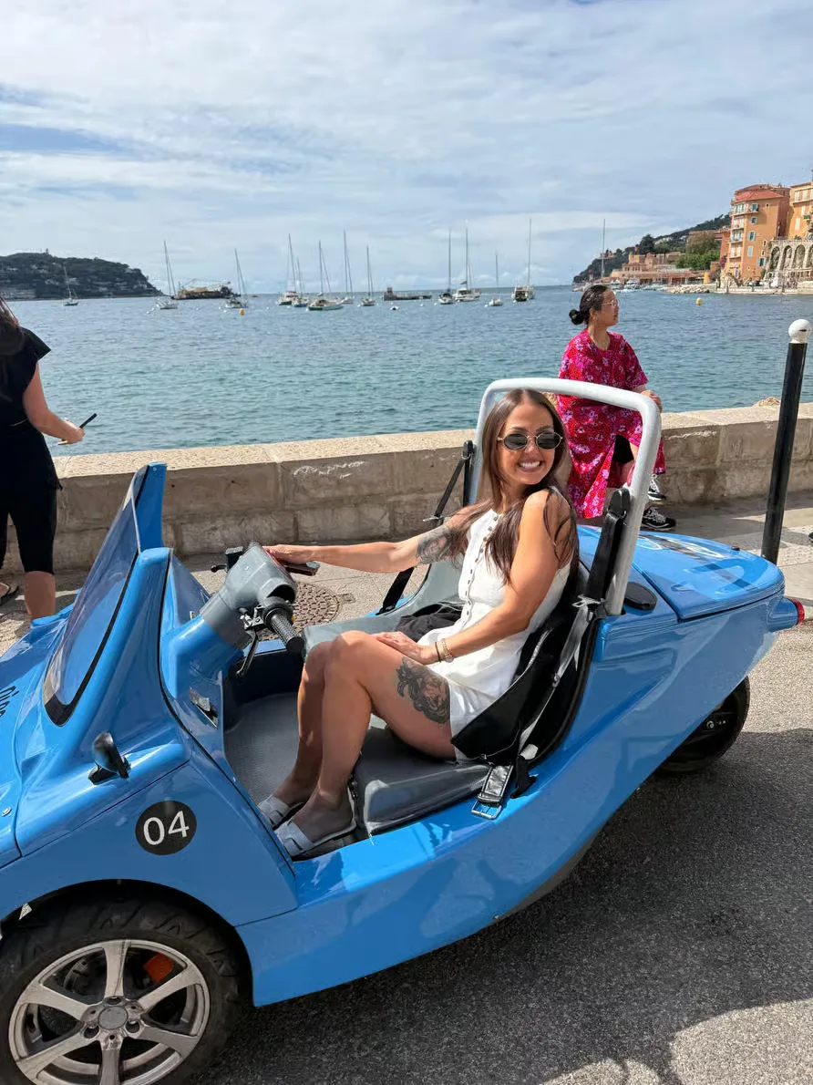 Tour en voiture électrique à Nice pour explorer la Riviera française