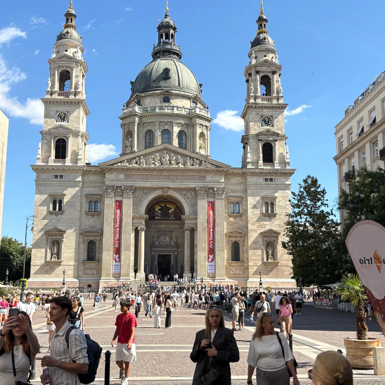 From Budapest’s streets into the Danube without changing vehicles