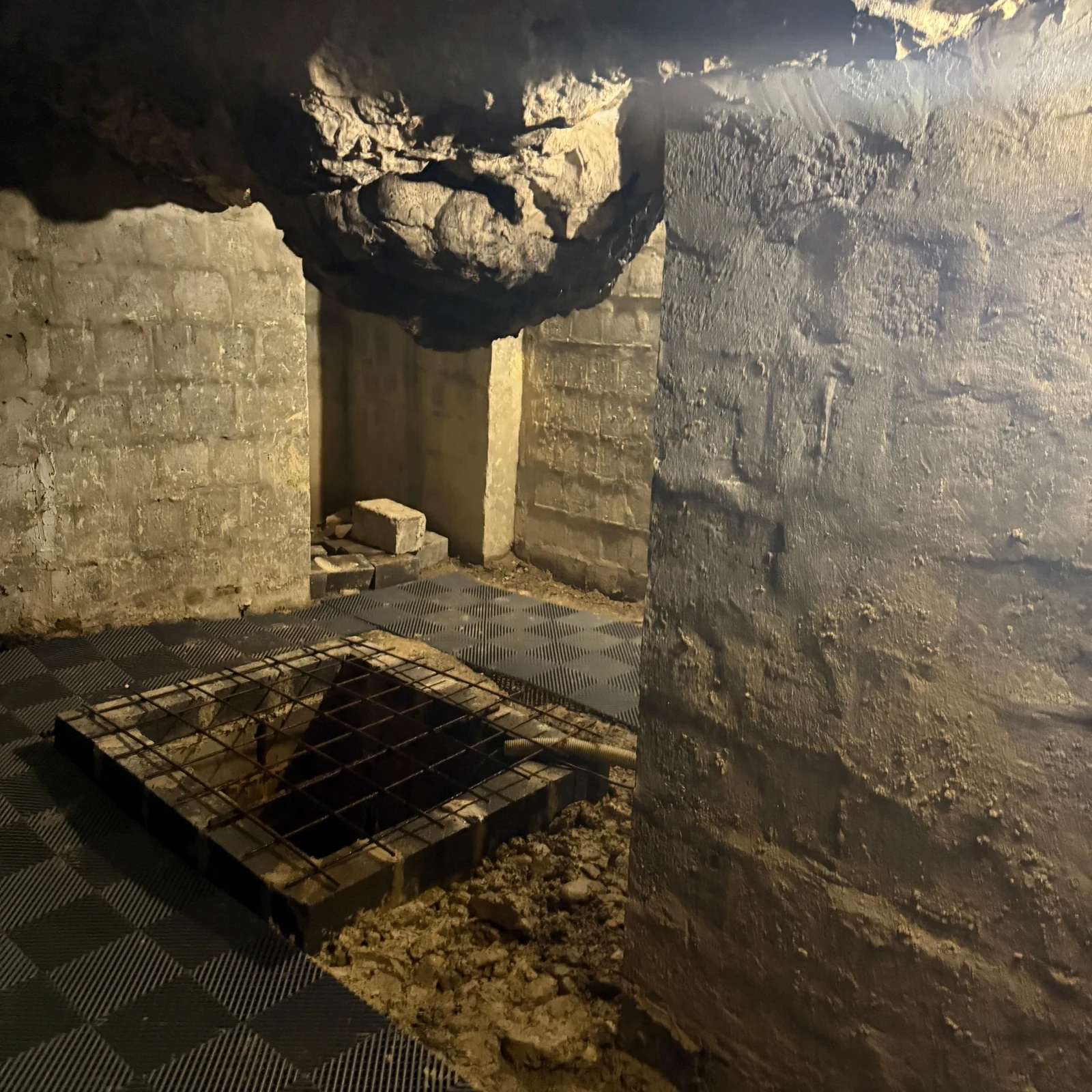 Bajo el Castillo de Buda: historia del asedio y refugio antiaéreo