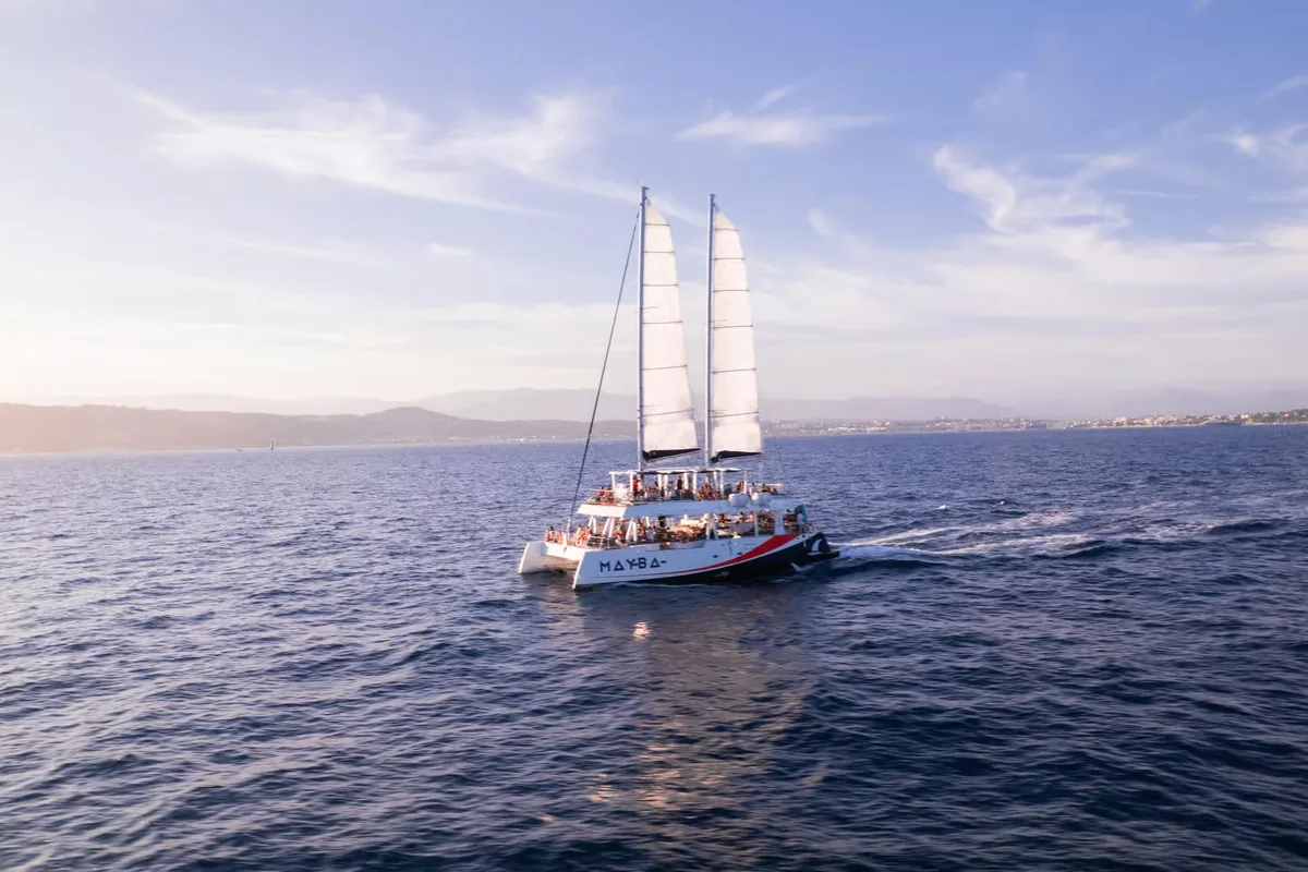 Croisière en catamaran au coucher du soleil à Nice vers Villefranche-sur-Mer