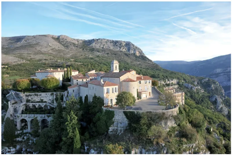 Excursion villages médiévaux Provence depuis Nice en une journée