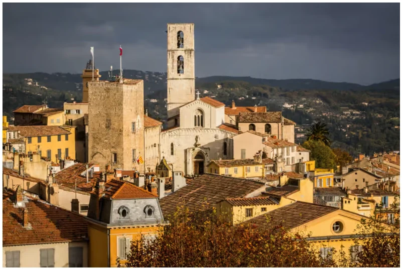 Excursion villages médiévaux Provence depuis Nice en une journée