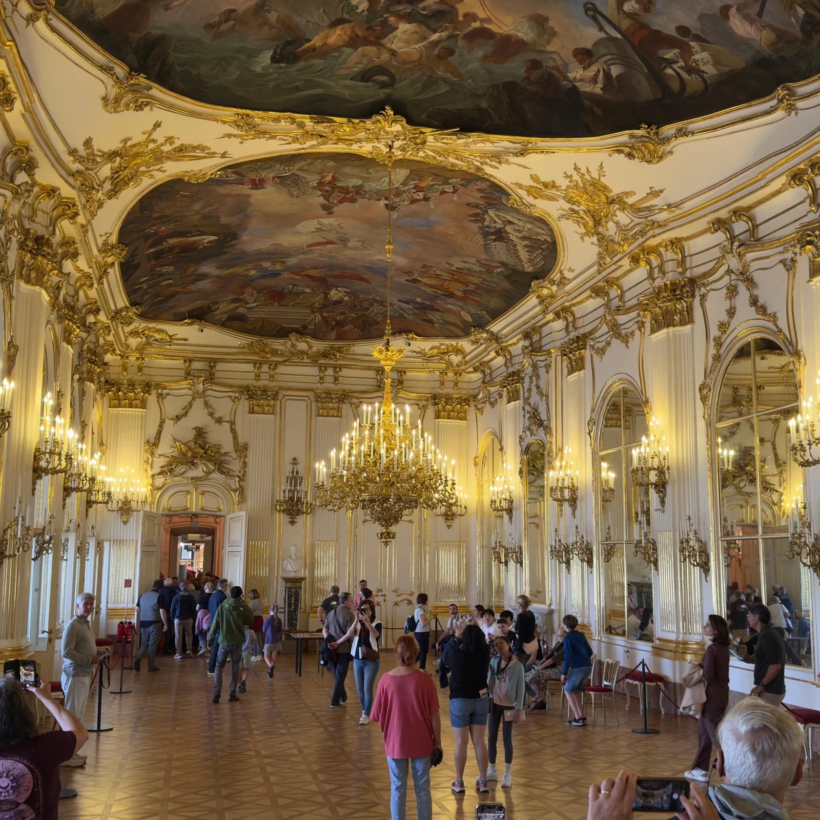 Comprende Schönbrunn con guía y acceso prioritario
