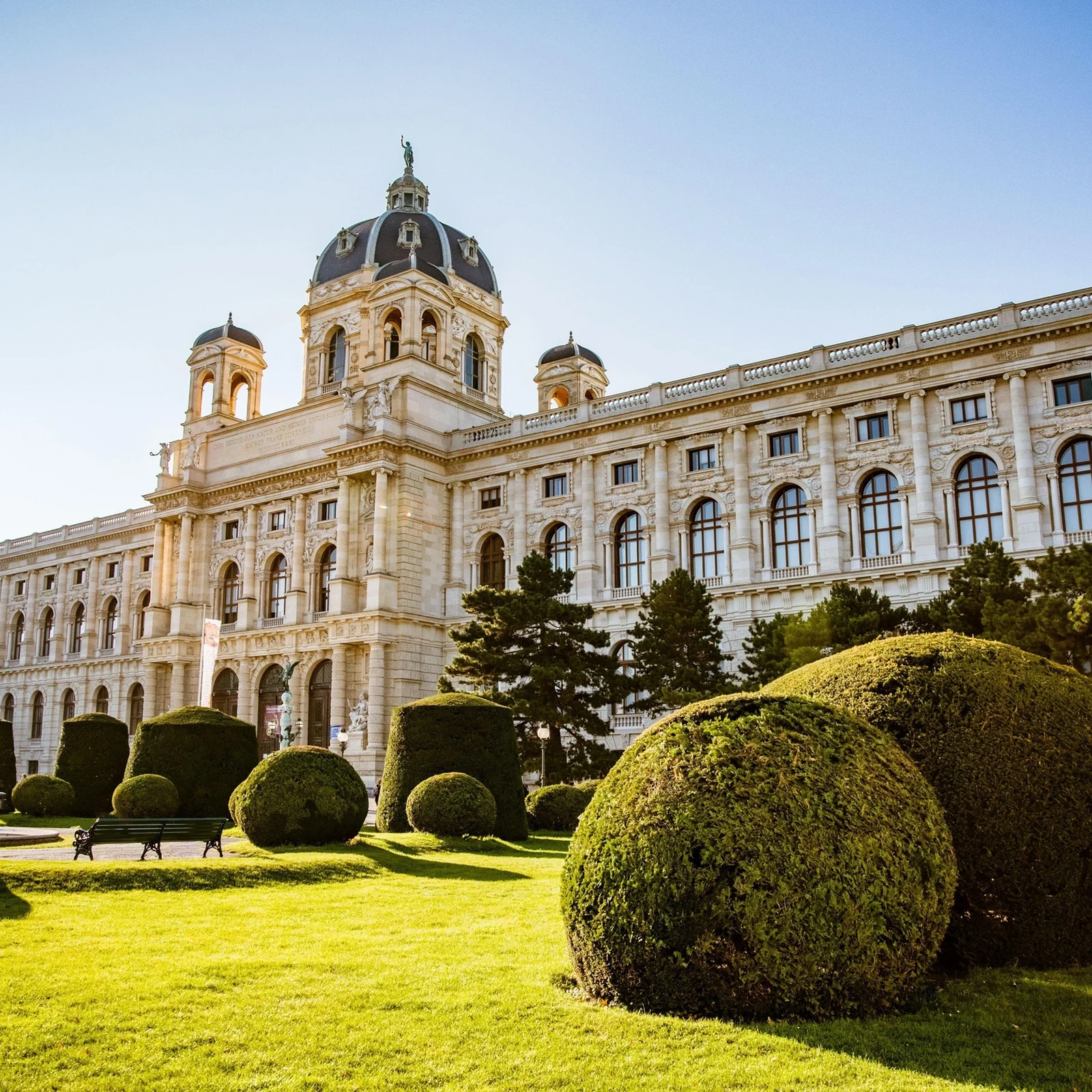 Erkunde das Naturhistorische Museum Wien in deinem Tempo