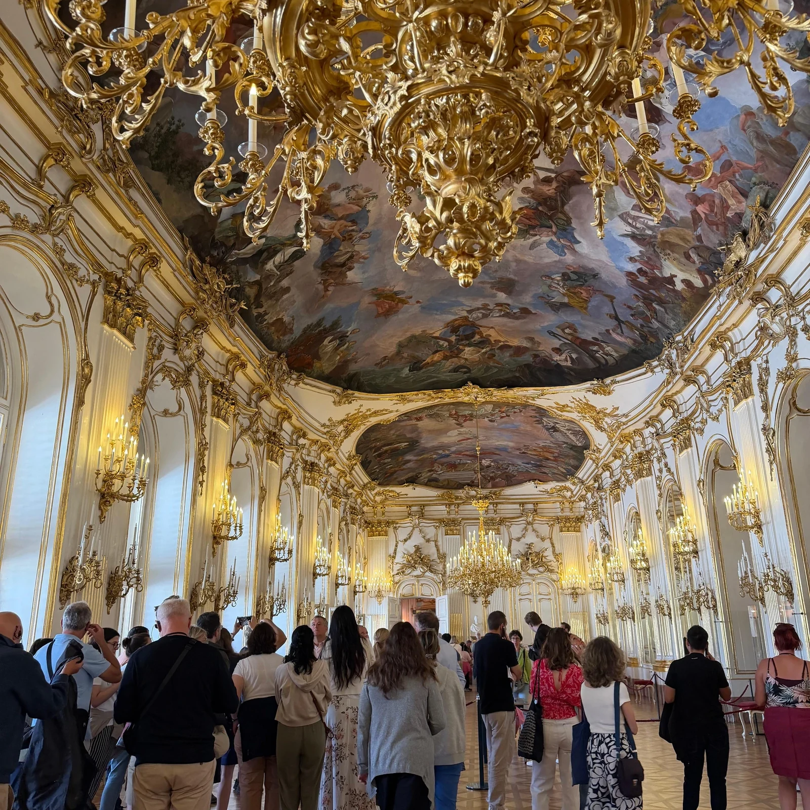 Discover Schönbrunn inside and through its gardens