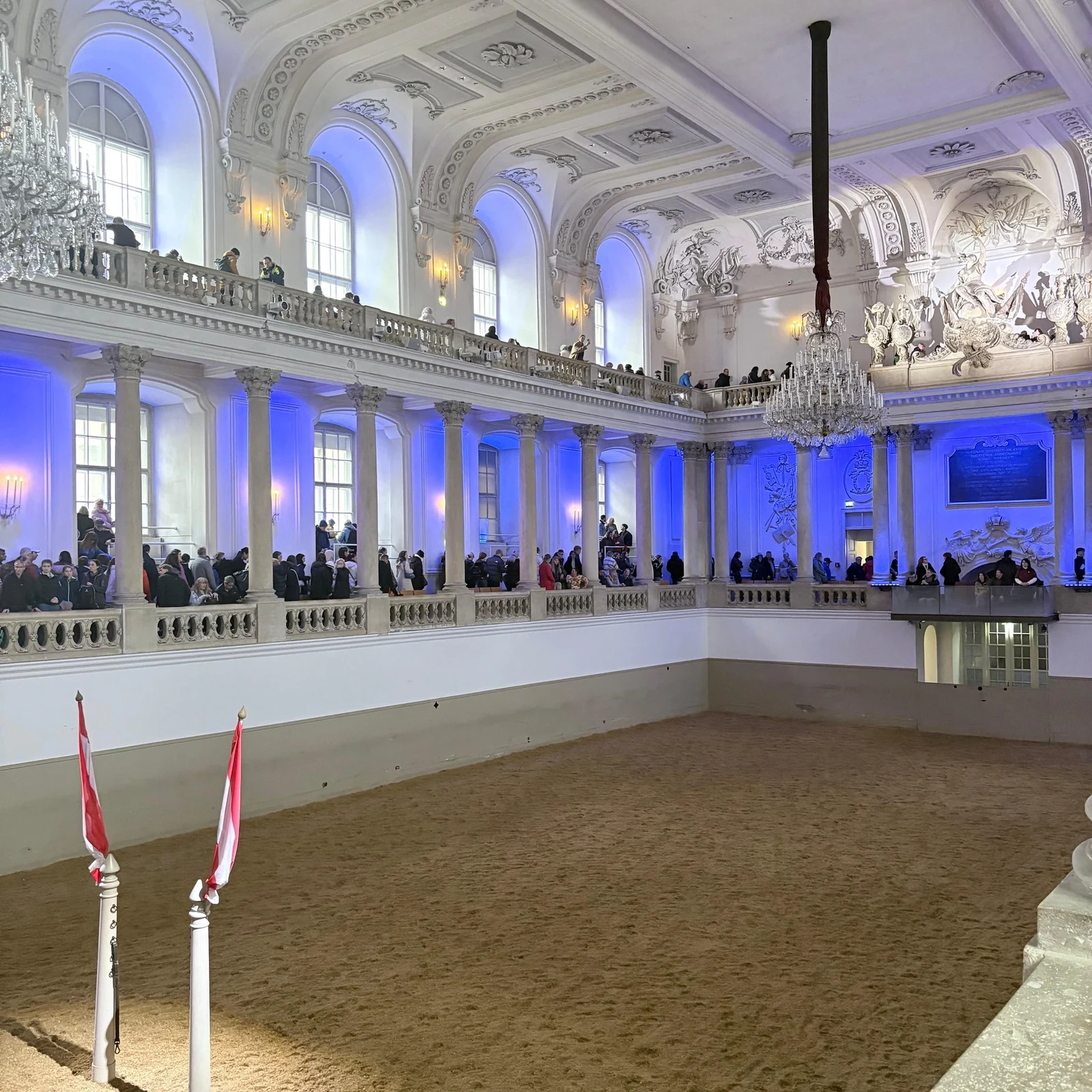 Lipizanos, Alta Escuela y música en la Hofburg