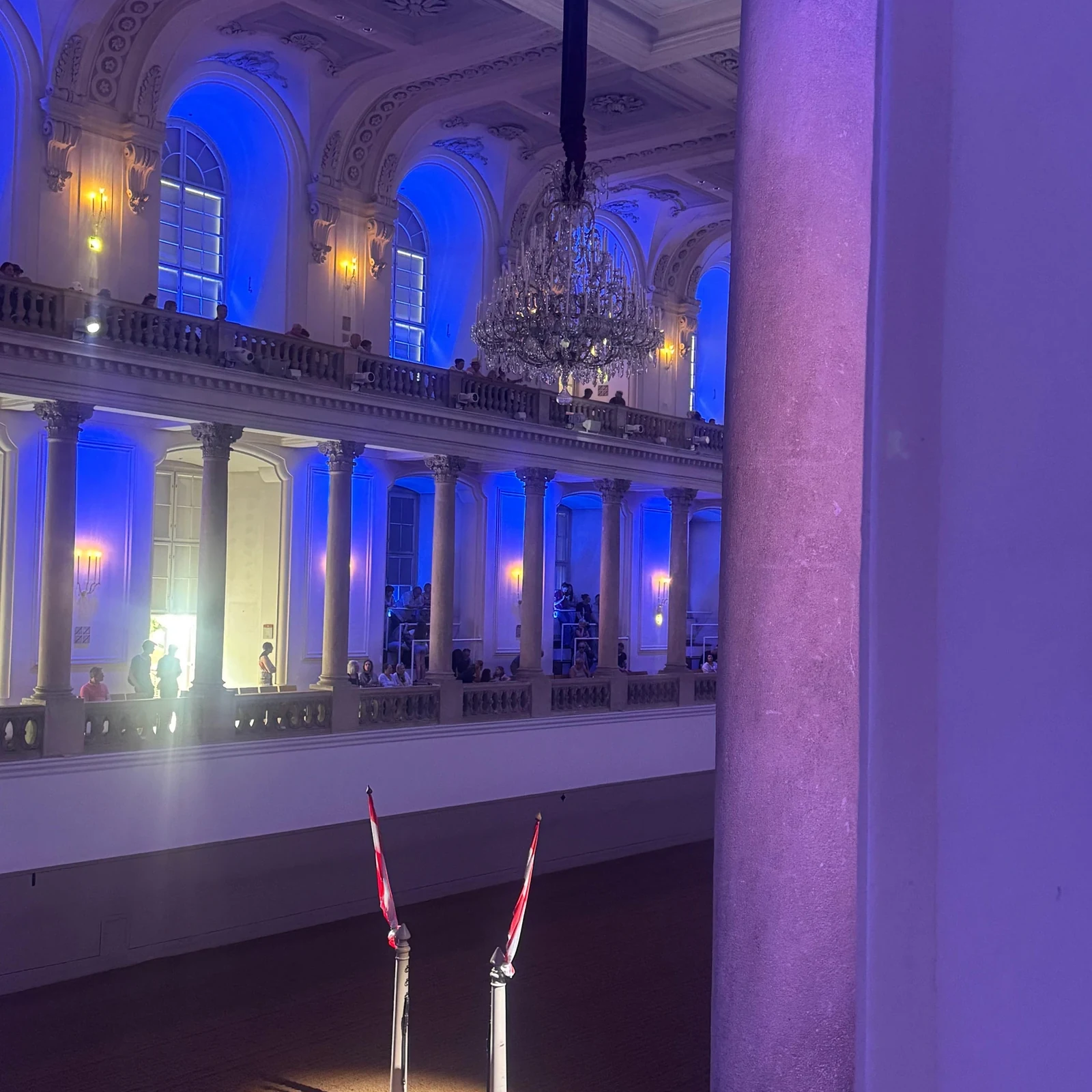 Lipizanos, Alta Escuela y música en la Hofburg
