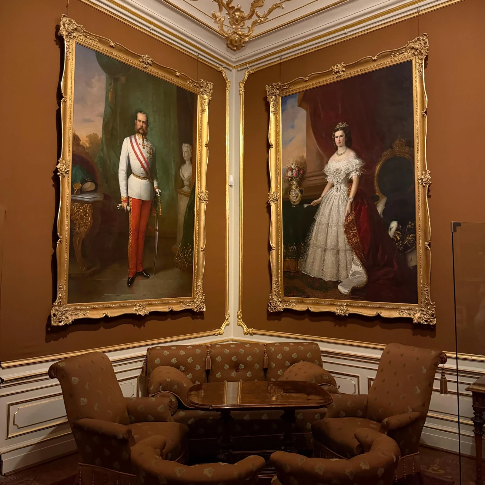 Explore Schönbrunn with smaller crowds and at your own pace