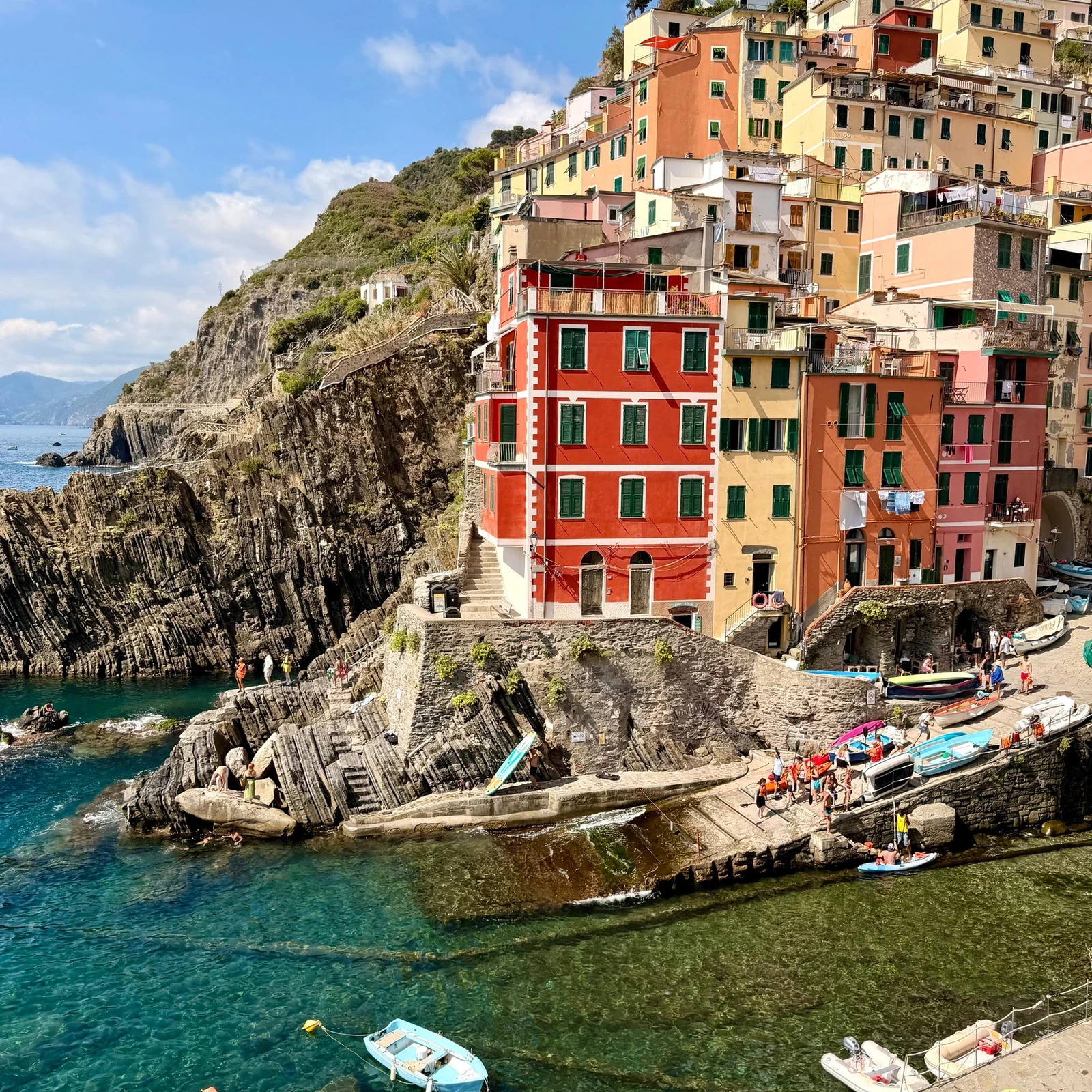 Travel from Florence to Cinque Terre on the route that suits you