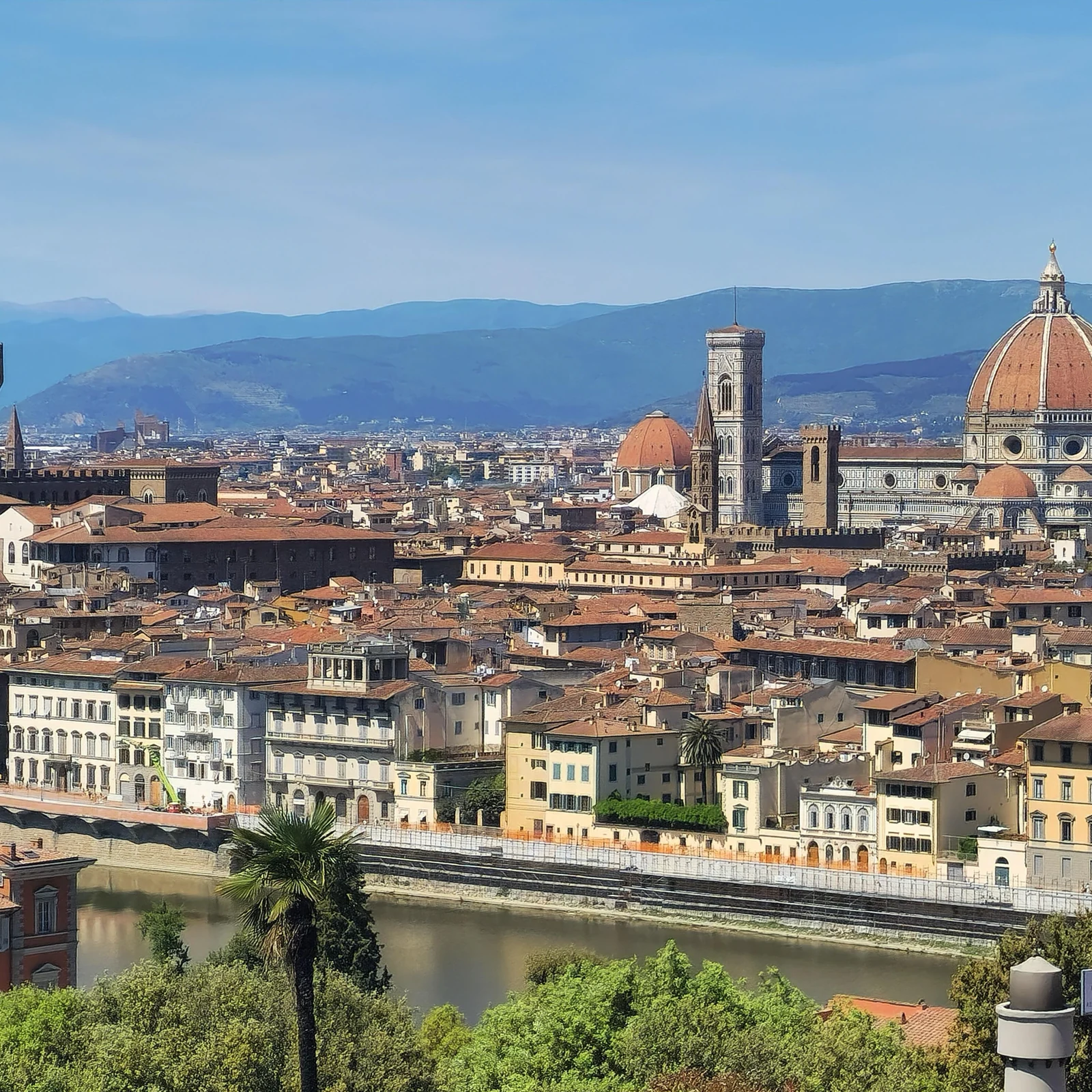 Florence vue des collines, en Fiat 500 décapotable