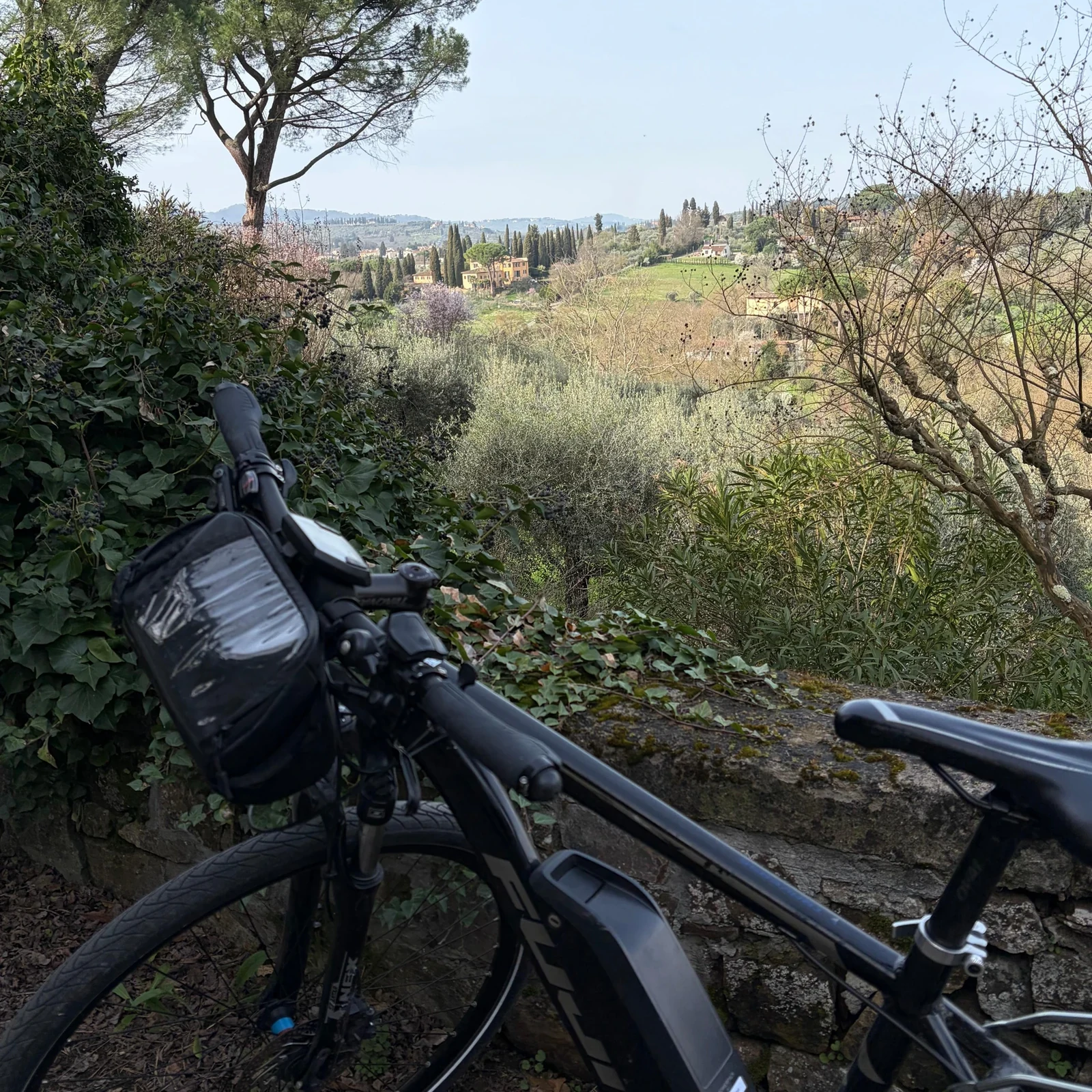 Ride from Oltrarno into the Florence hills