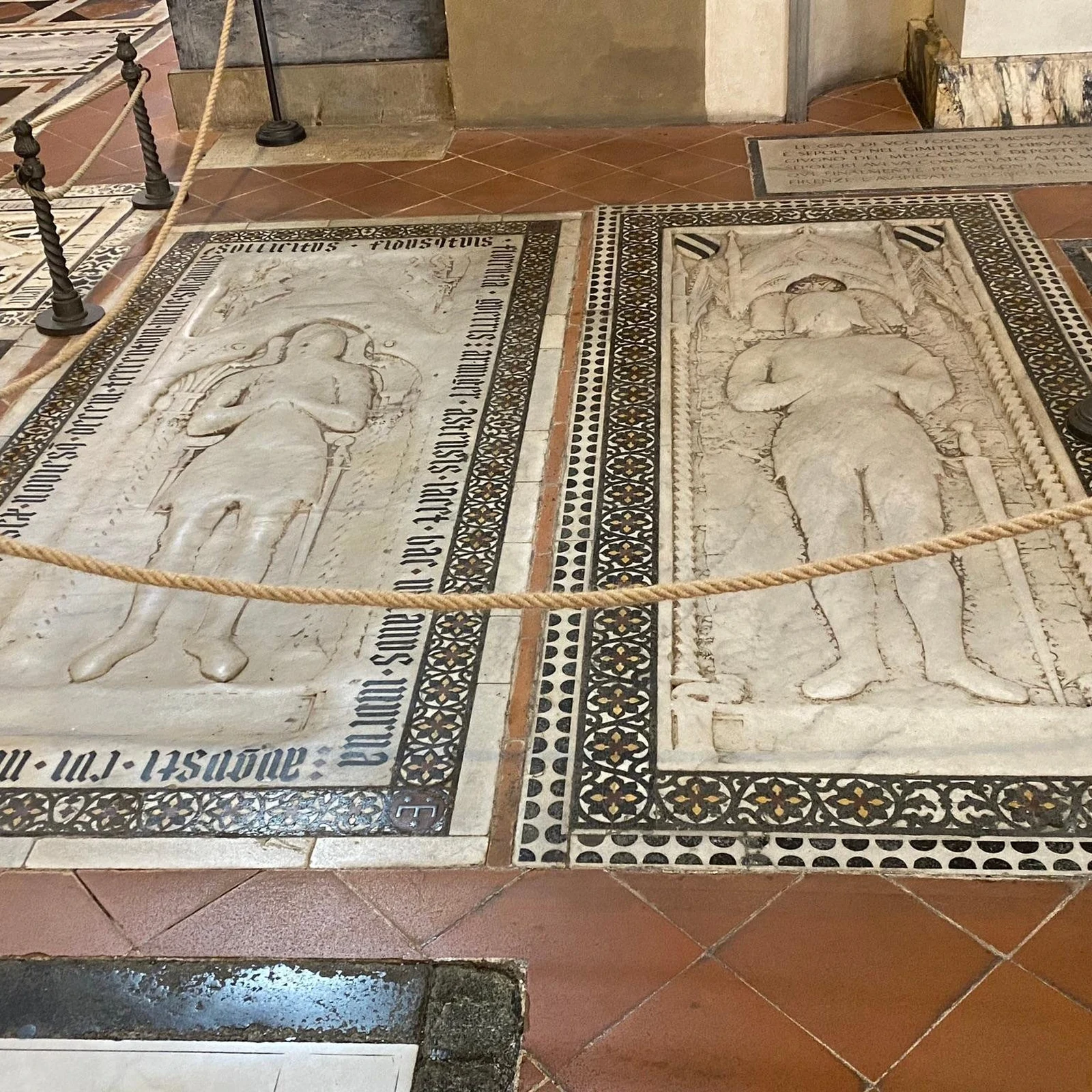 Découvrez Santa Croce de l'intérieur avec un guide