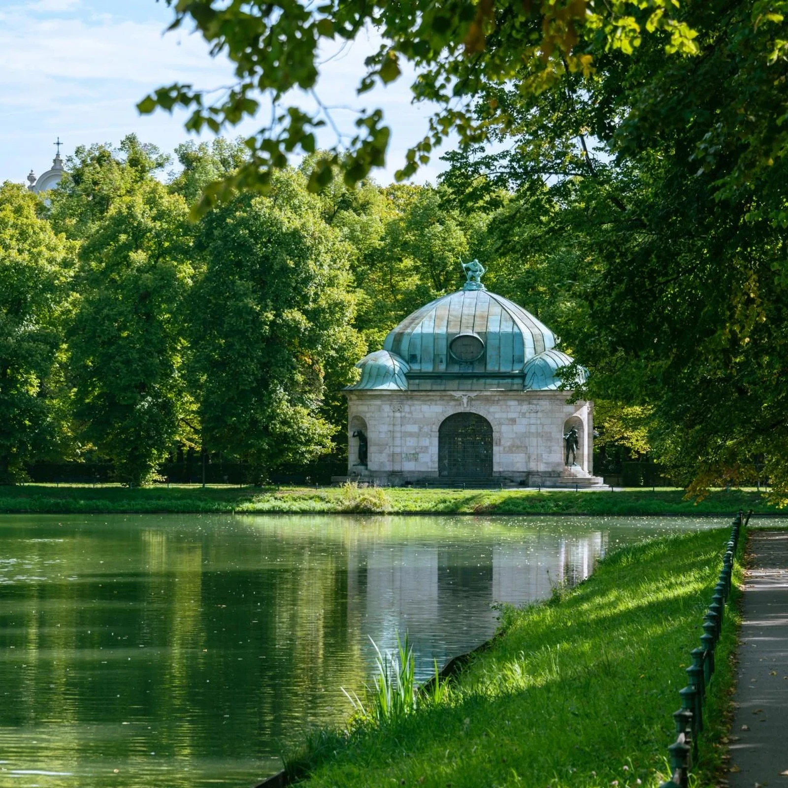 Nymphenburg et ses carrosses, avec un guide