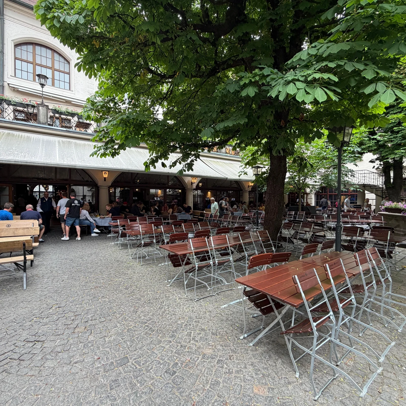 Visite de la vieille ville de Munich et du Viktualienmarkt en allemand