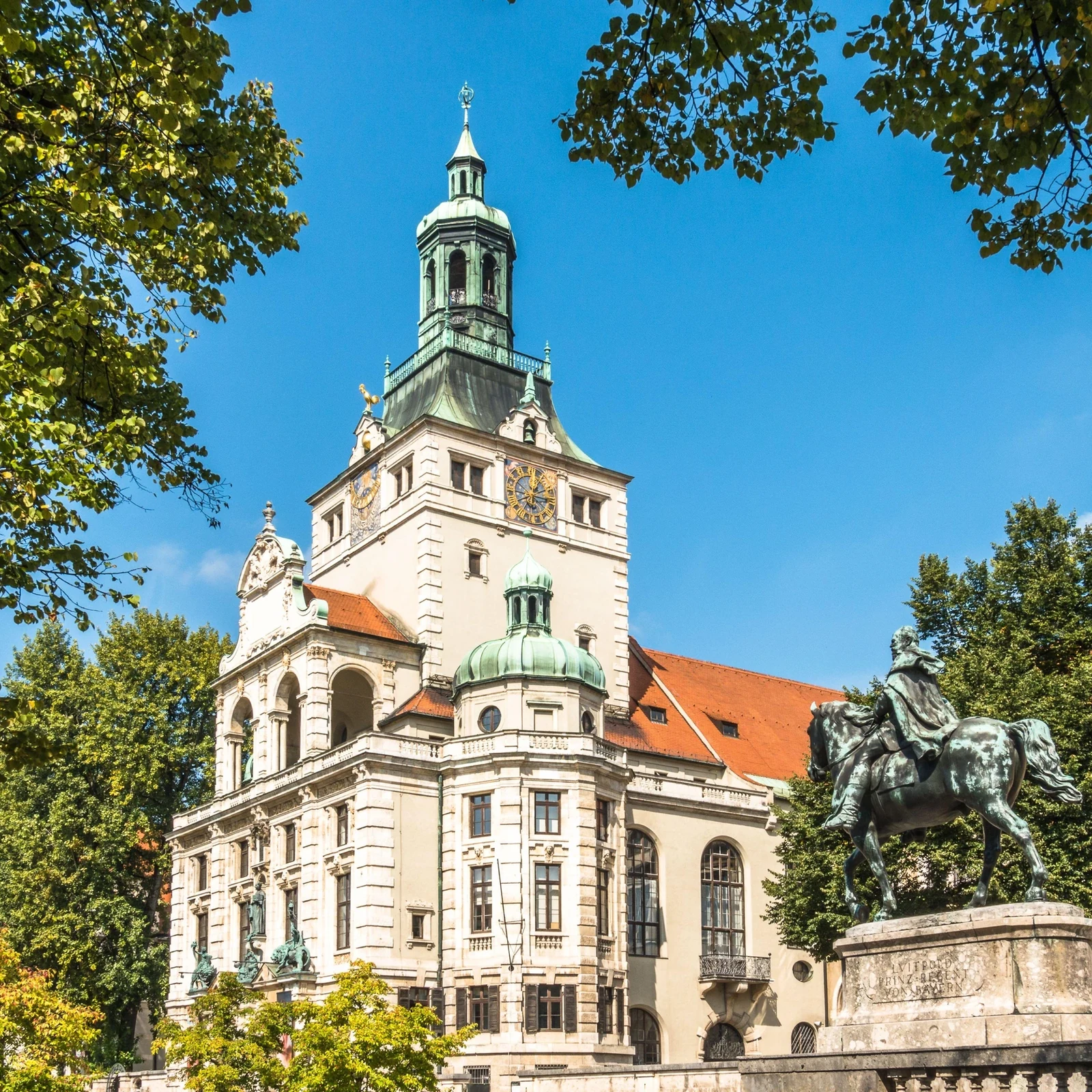 Parcourez Munich en transports publics avec des réductions à examiner