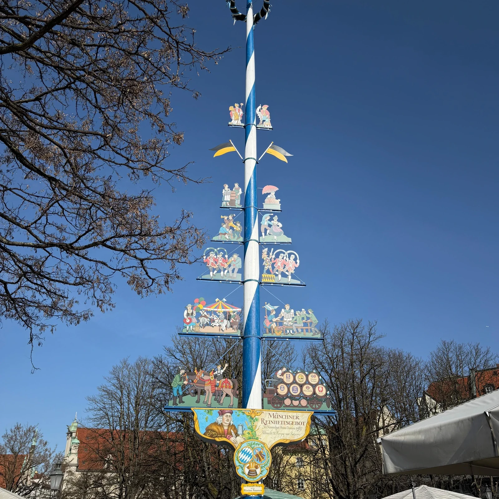 Explore Viktualienmarkt with a guide and food tastings