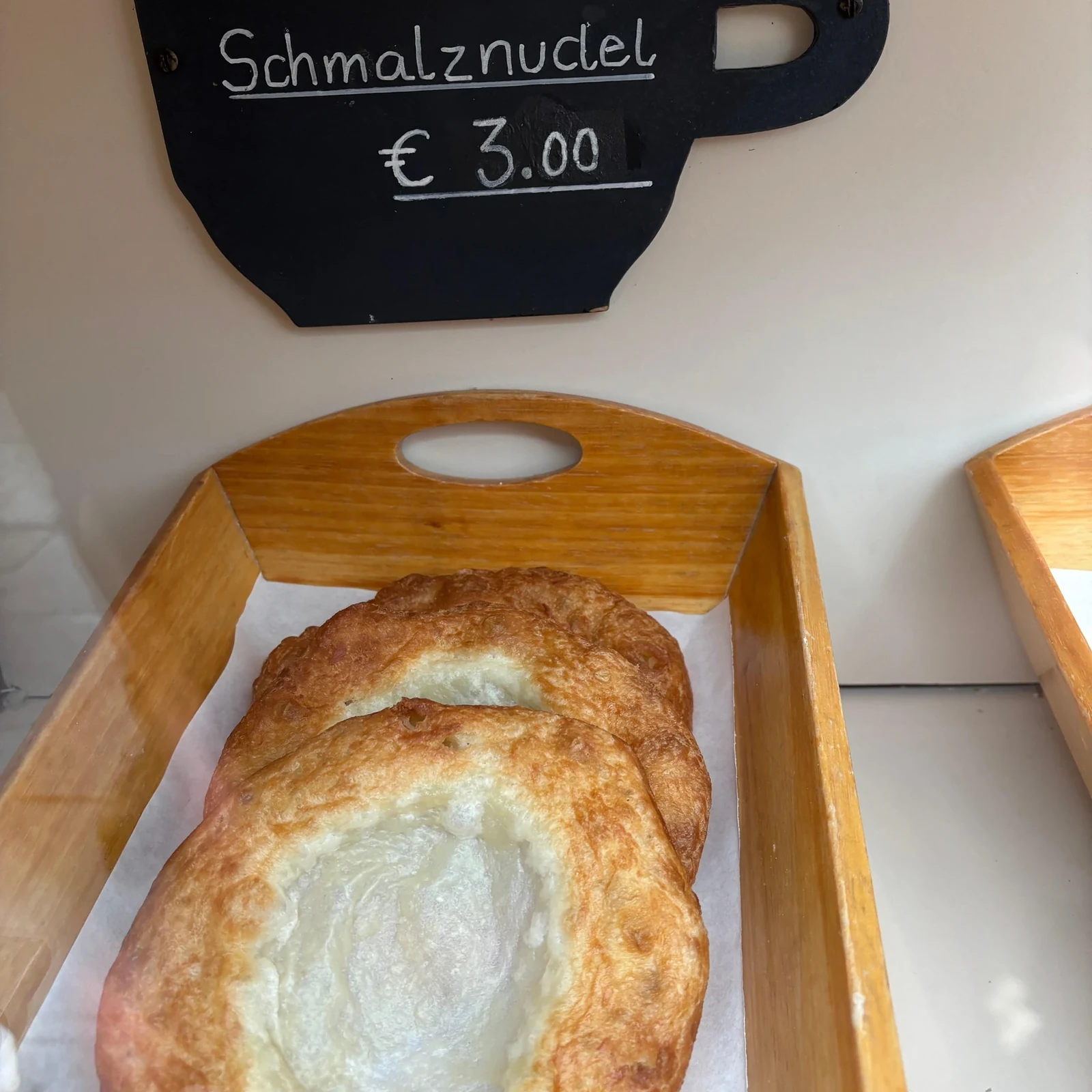Explore Viktualienmarkt with a guide and food tastings