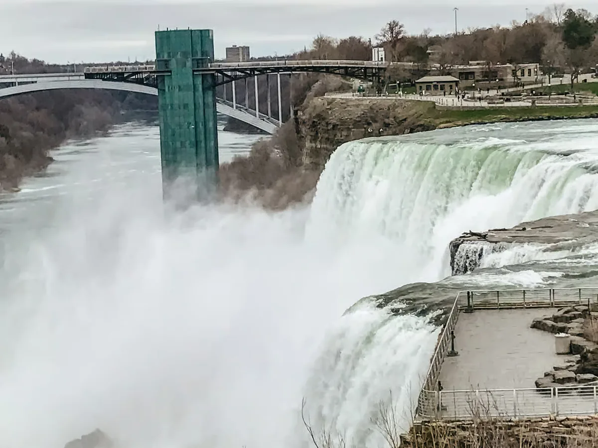 Excursion aux chutes du Niagara depuis New York : tour organisé d’une journée