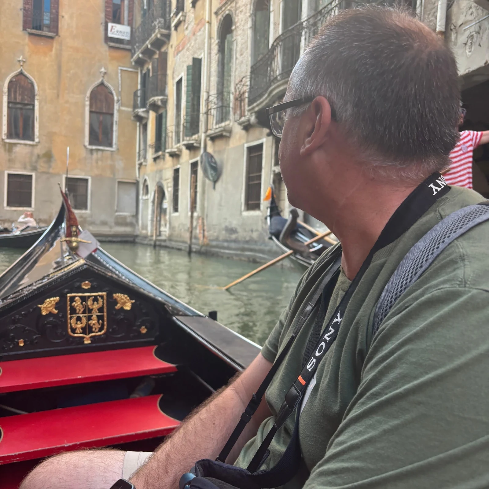 Venedig von einer Gondel auf dem Grand Canal aus erleben
