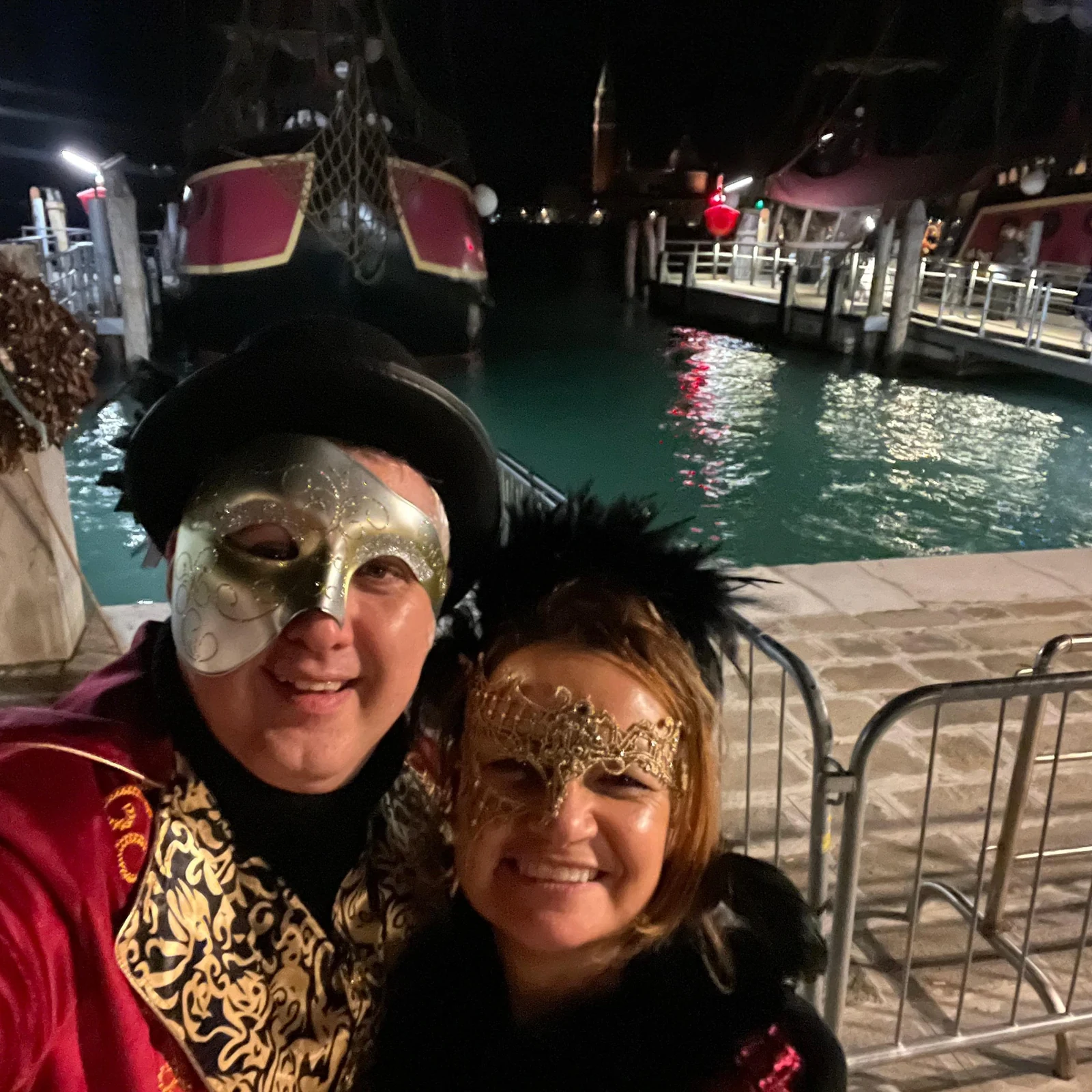 Ein Karnevalsabend auf der Lagune von Venedig
