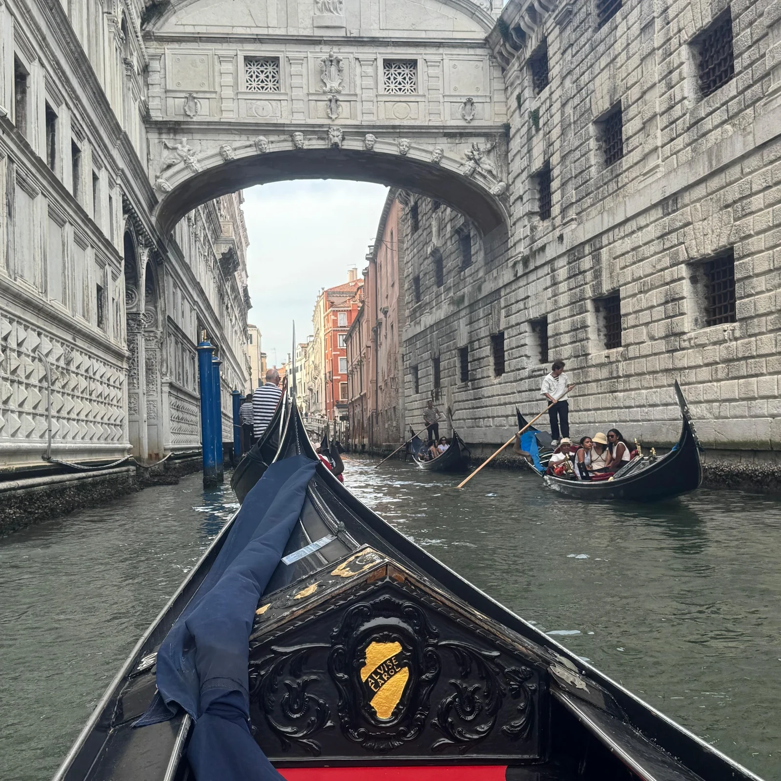 Venedig in einer gemeinsam genutzten Gondel erleben