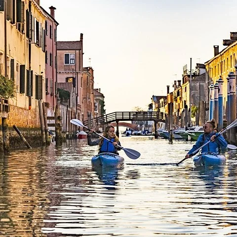 Venise en kayak au coucher du soleil