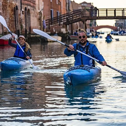Venise en kayak au coucher du soleil