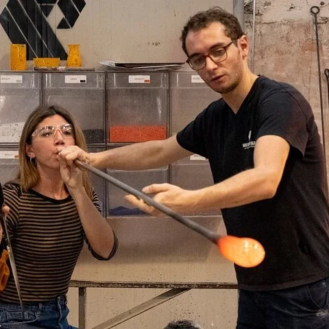 Probiere Glasblasen auf Murano aus