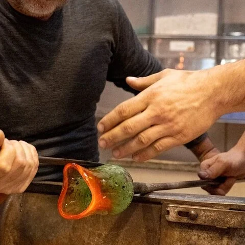 Probiere Glasblasen auf Murano aus