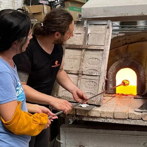 Probiere Glasblasen auf Murano aus