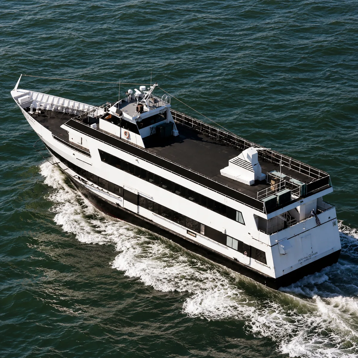 Crucero del 4 de julio en Nueva York con fuegos artificiales, buffet y barra libre
