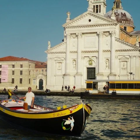 Venedig im Bragozzo bei Sonnenuntergang