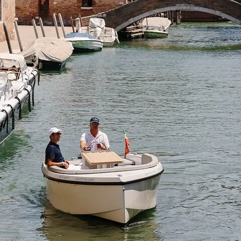 Venise en bateau électrique, en petit groupe