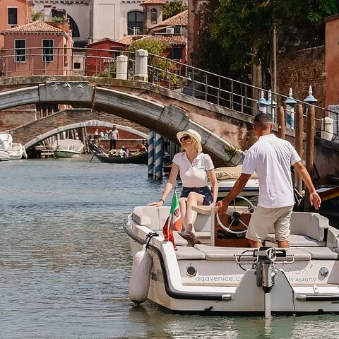 Venise en bateau électrique, en petit groupe